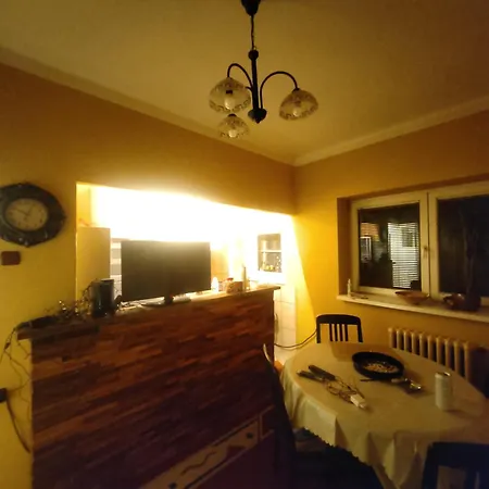 Garden Street Apartment *